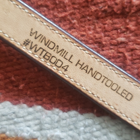 Ladie's Leather Tooled Belt - Picture 5 of 5